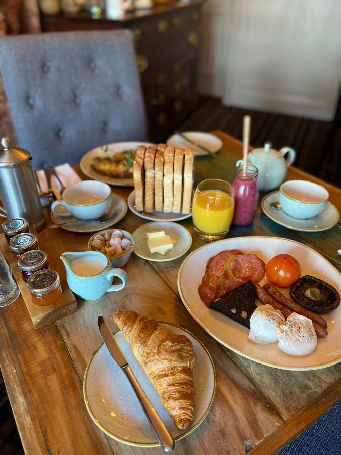 Devonshire Arms Inn Cracoe Bagian luar foto