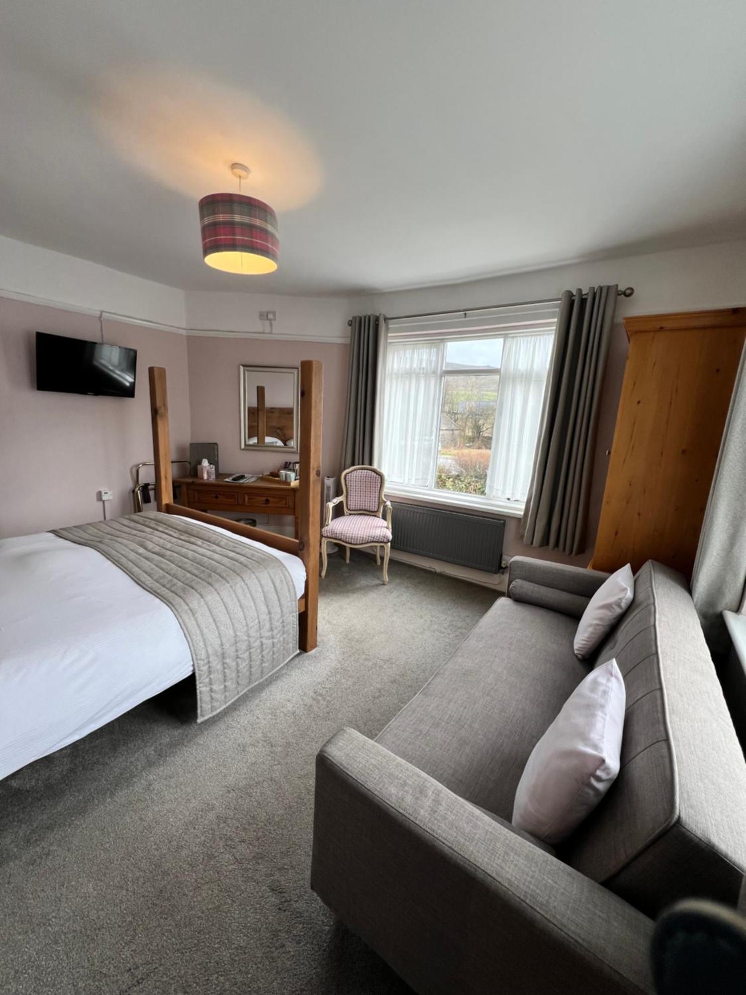 Devonshire Arms Inn Cracoe Bagian luar foto