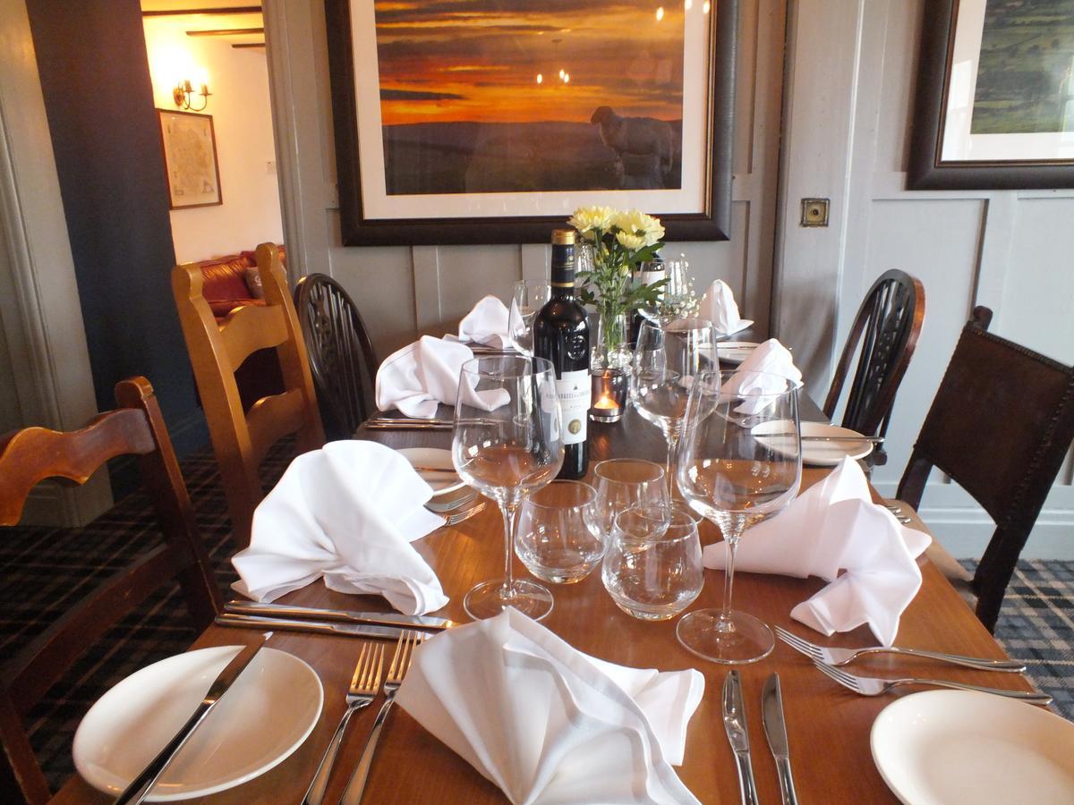 Devonshire Arms Inn Cracoe Bagian luar foto