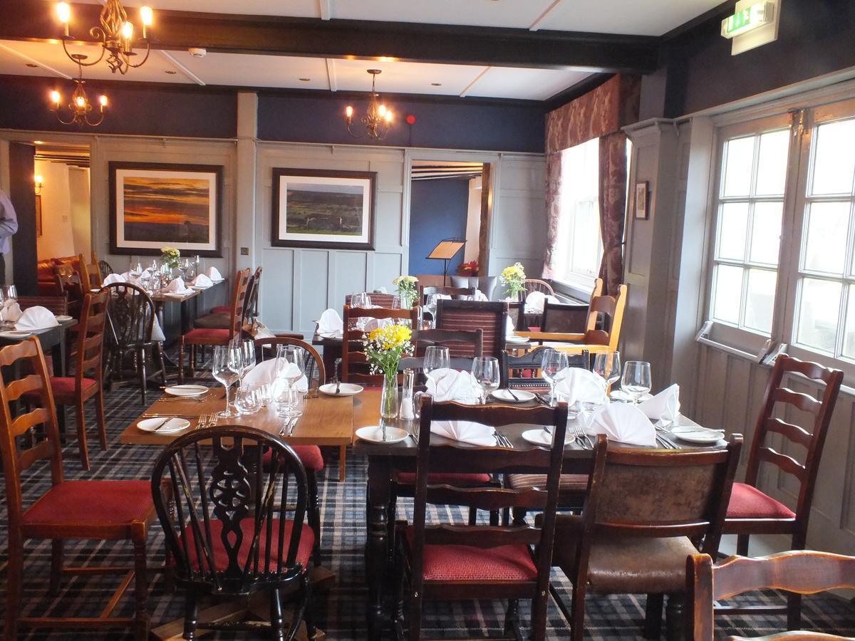 Devonshire Arms Inn Cracoe Bagian luar foto