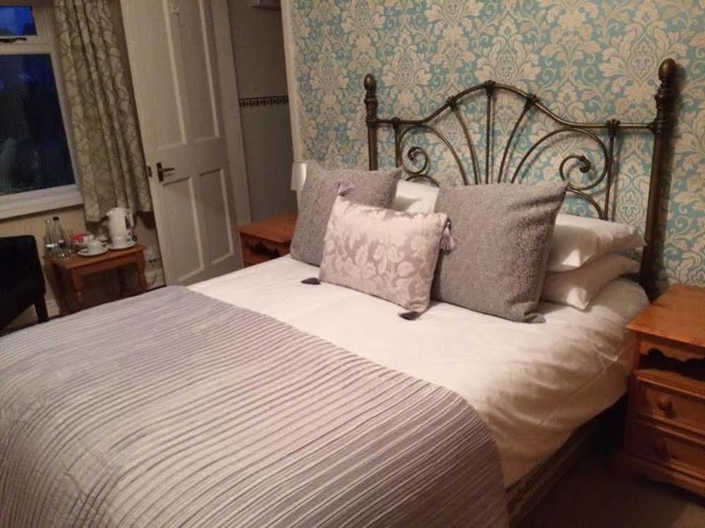 Devonshire Arms Inn Cracoe Bagian luar foto