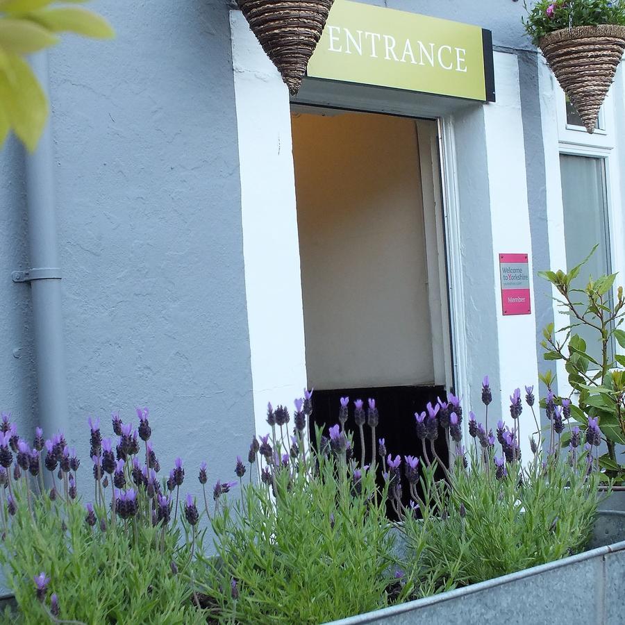 Devonshire Arms Inn Cracoe Bagian luar foto